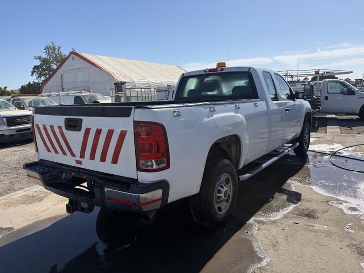 2012-gmc-sierra-2500hd-image-3