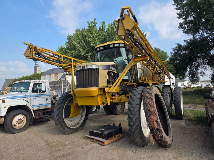 rogator-1074-self-propelled-sprayer,-100'-booms,-currently-winterized,-320/90r50-tires,-rears-with-d-image-71