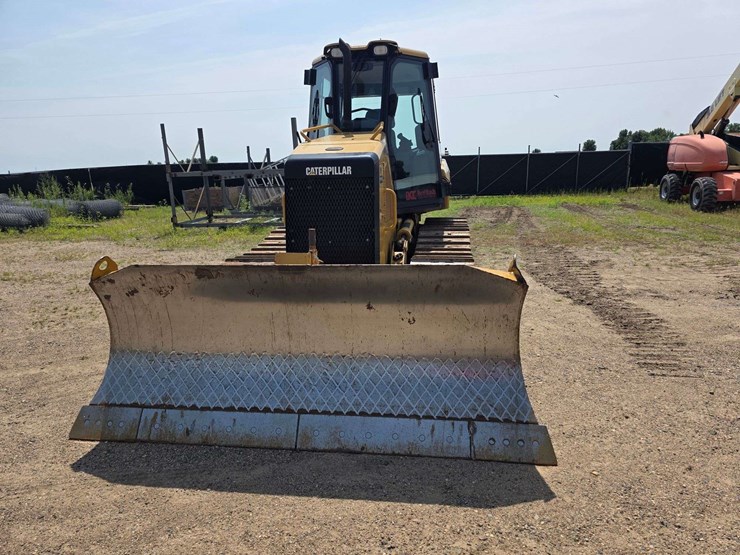 2008-caterpillar-c4.4-image-10