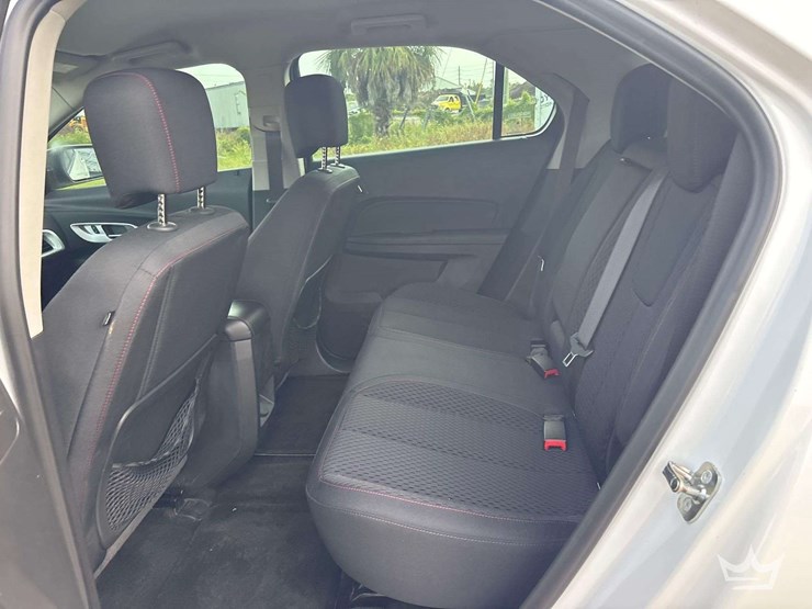 2015-chevrolet-equinox-image-19
