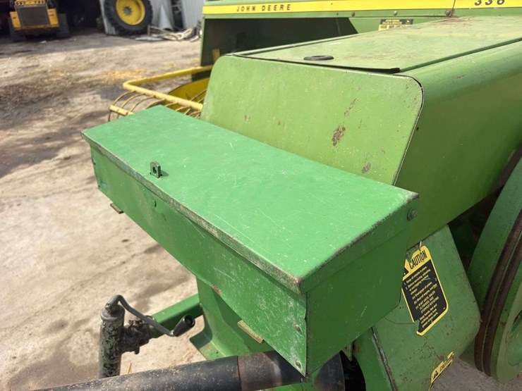 john-deere-336-image-7