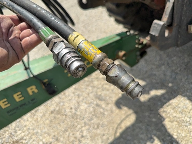 john-deere-7000-image-11