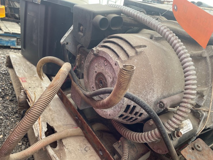 #4574-•-onan-marquis-7000-generator-image-14