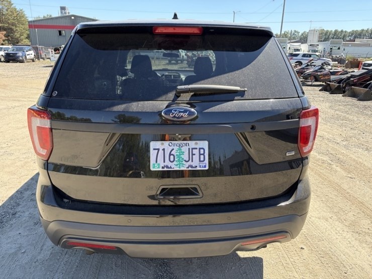 2017-ford-explorer-image-5