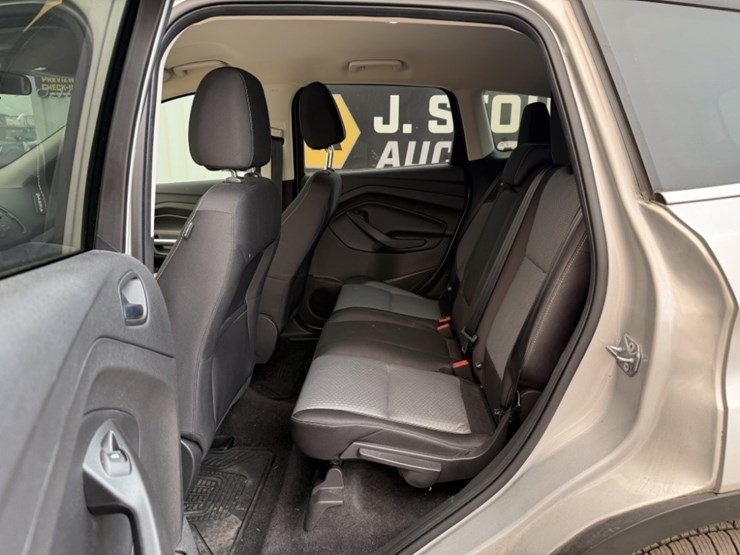 2017-ford-escape-se-image-19