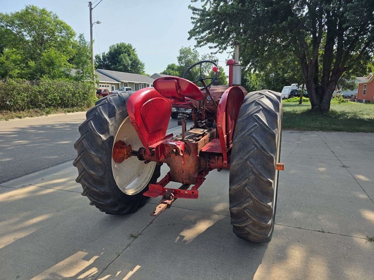 1951-massey-ferguson-44-image-9