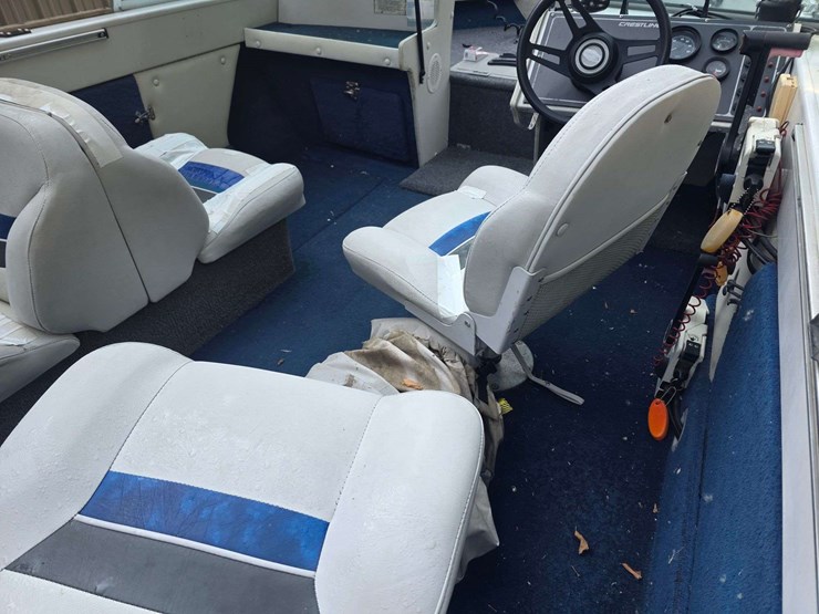 1990-crestliner-phantom-18’-boat-with-120hp-2-stroke-johnson-outboard-motor-and-15hp-johnson-kicker-image-17