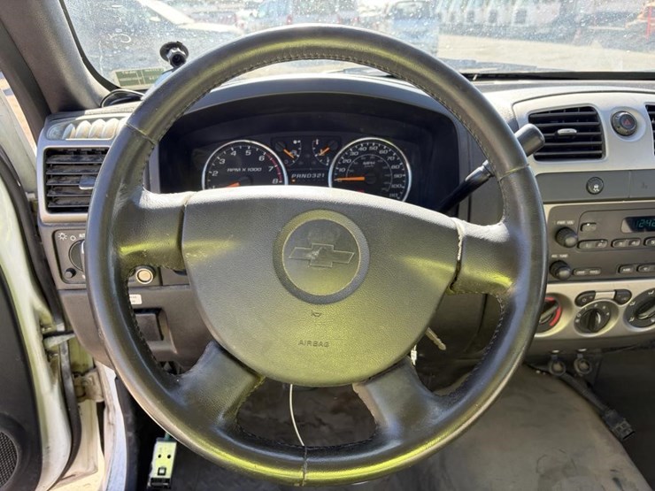 2011-chevrolet-colorado-image-12