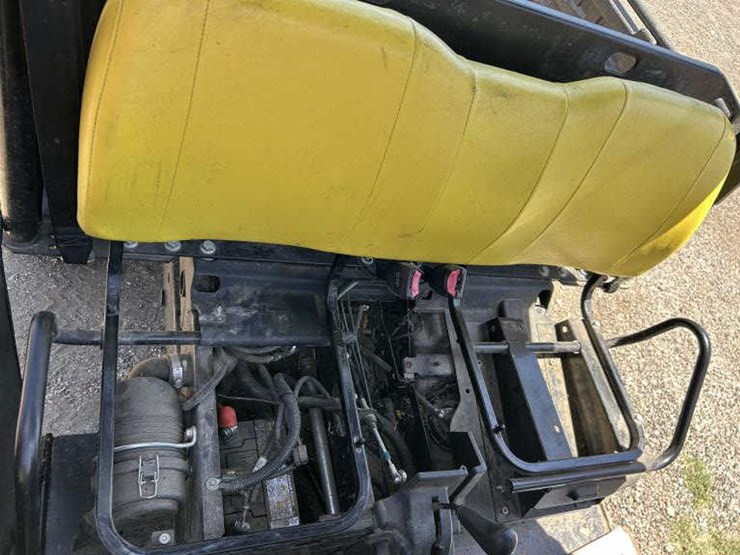 john-deere-gator-hpx615e-image-11