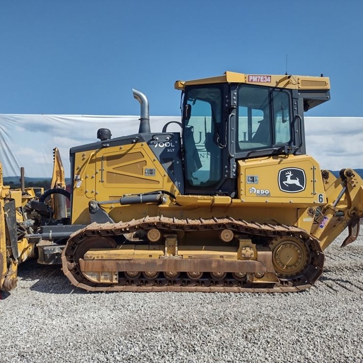 DEERE 700L XLT
