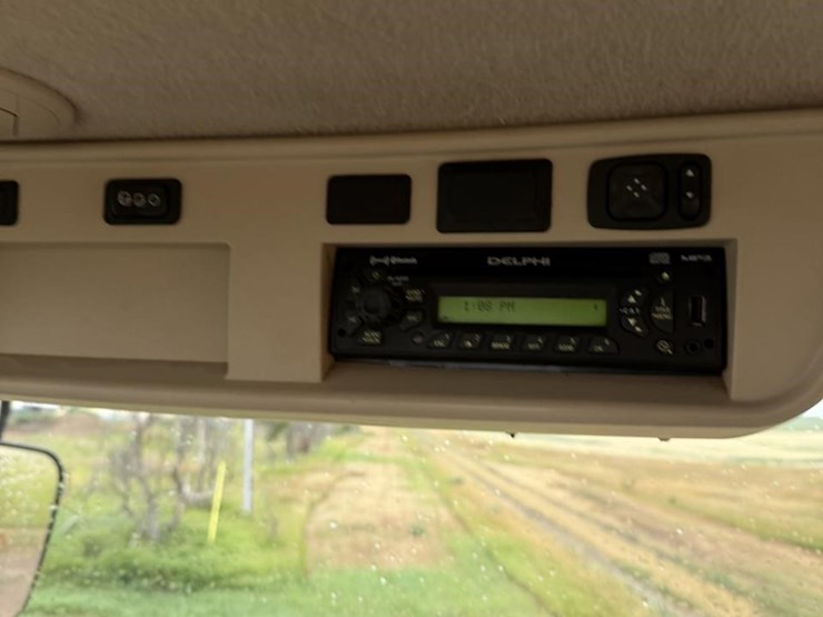 2012-john-deere-7230r-image-54