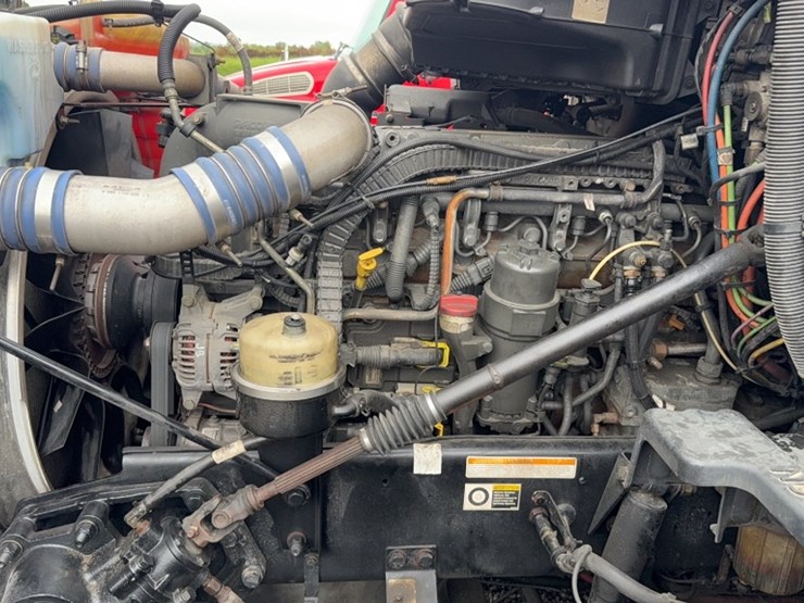 2016-peterbilt-579-image-24