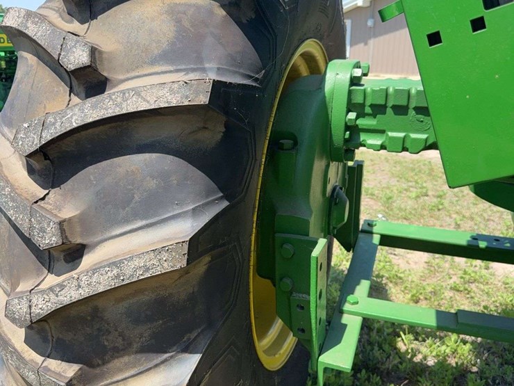john-deere-3020-image-22