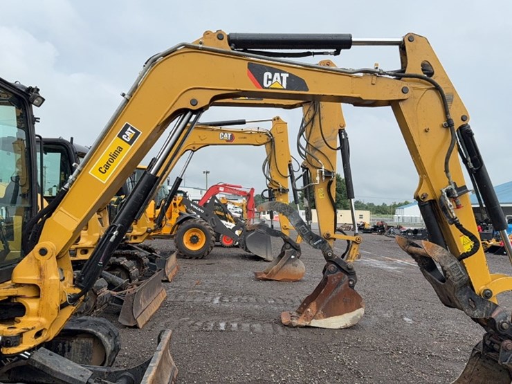 caterpillar-305.5-image-5