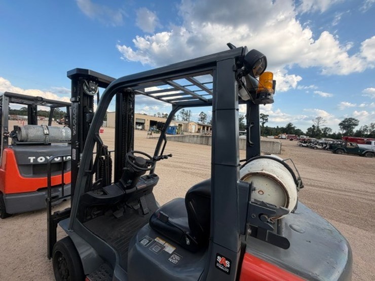 #2072-•-toyota-8fgcu3d-forklift-image-21
