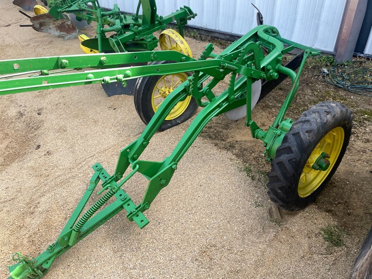#4684-•-john-deere-sinlge-bottom-plow-image-8