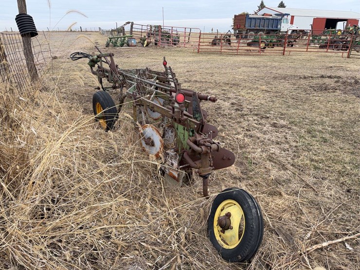 john-deere-pull-type-five-bottom-plow-image-7