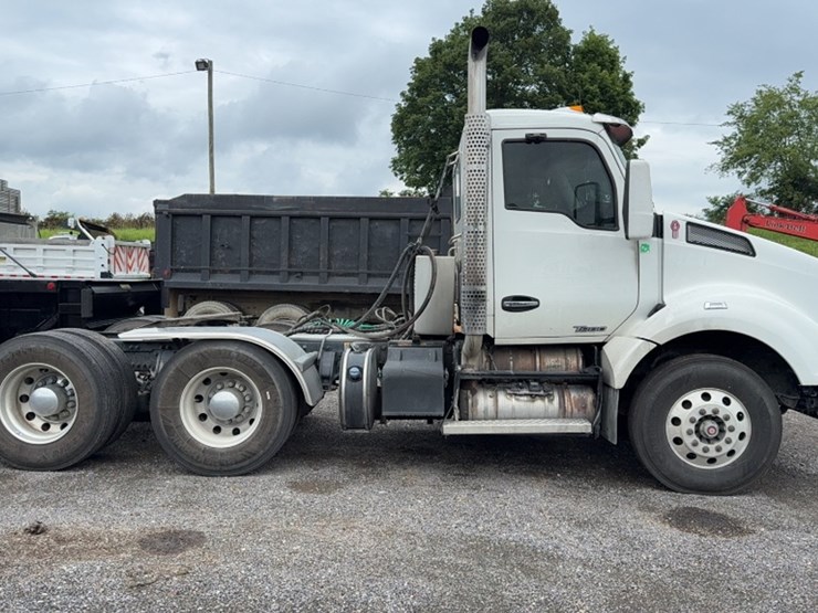 2015-kenworth-t880-image-4