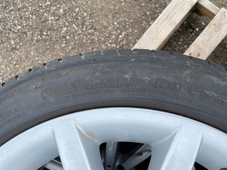 #4561-•-(4)-bmw-5-bolt-rims-with-tires-image-10