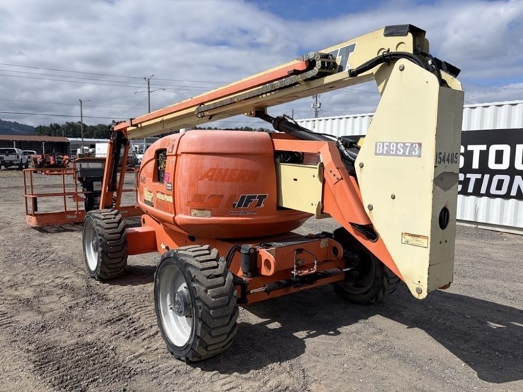 2015-jlg-600aj-image-6