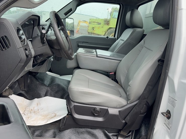 2012-ford-f550-image-15