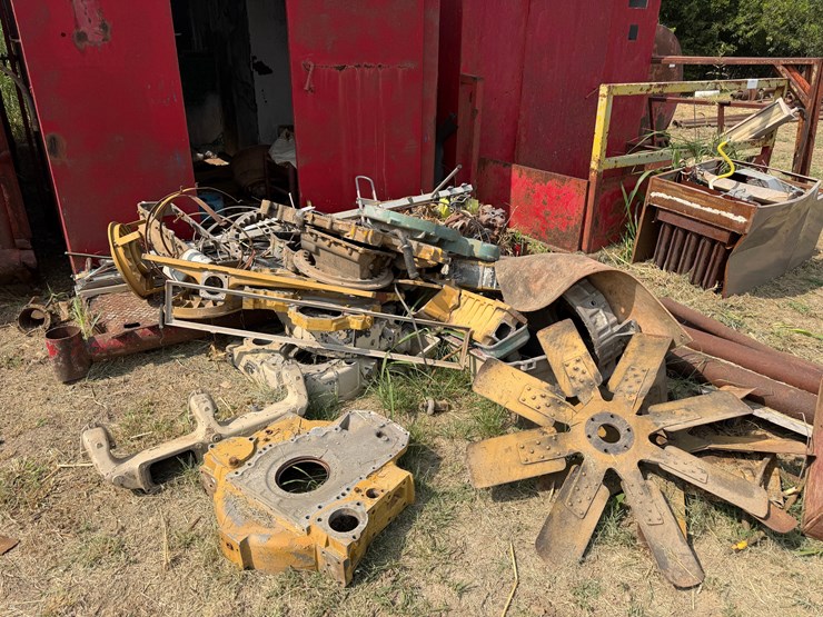 (3)-steel-doghouses-w/-contents-(see-description)-image-3