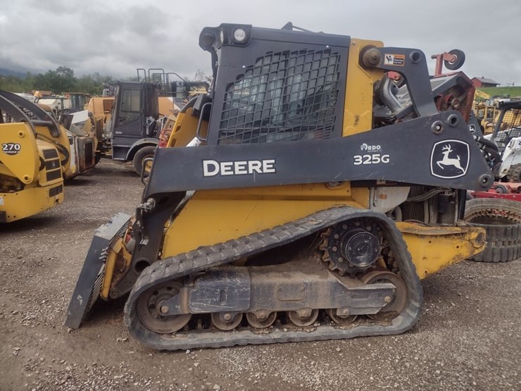 deere-325g-image-1