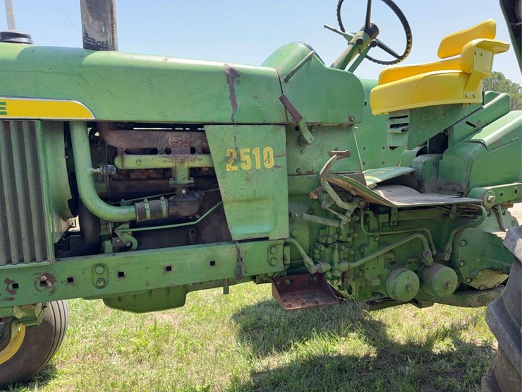 john-deere-2510-image-30