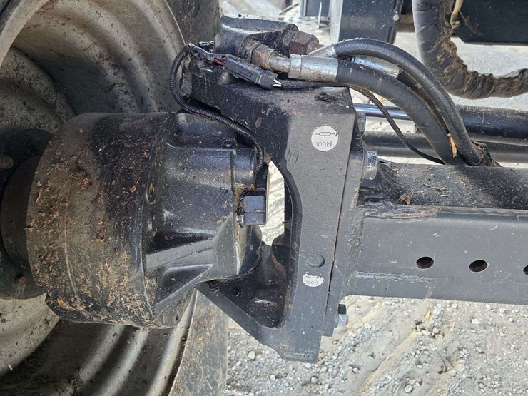 2013-case-ih-8230-image-47