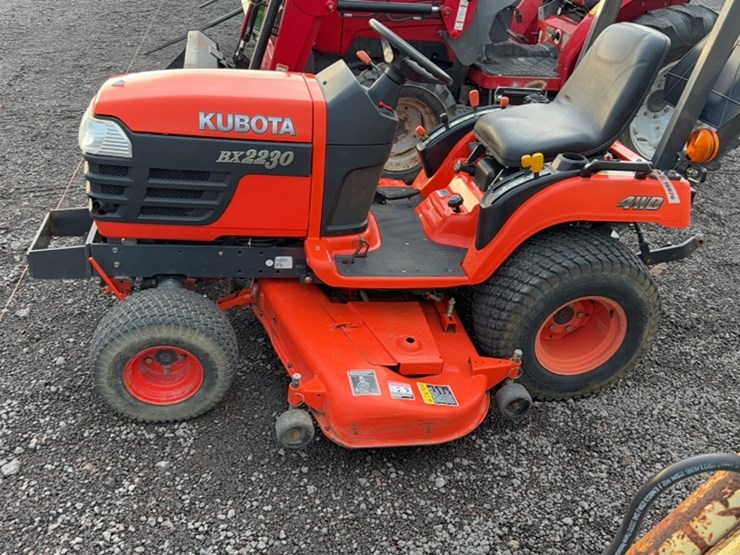 #3031-•-kubota-bxz230-tractor-image-13