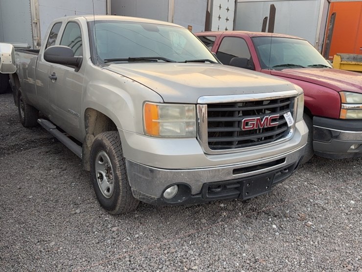 2009-chevrolet-2500-image-3