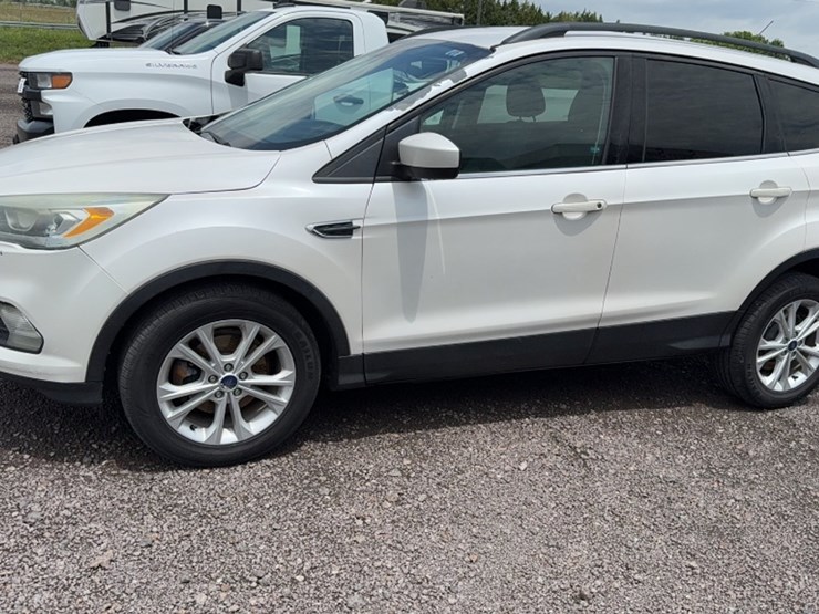 2017-ford-escape-image-12