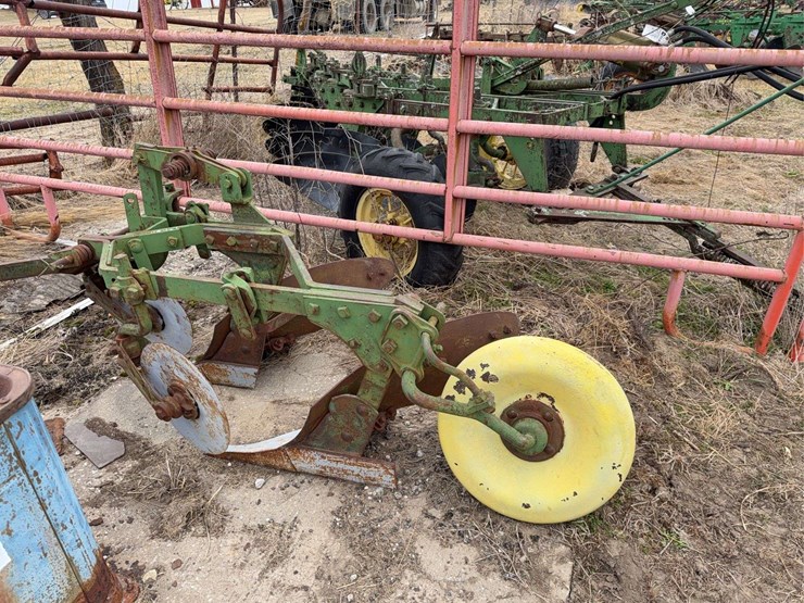 john-deere-two-bottom-plow-image-8
