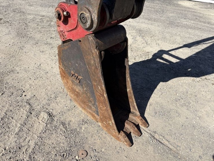 2011-deere-85d-image-9