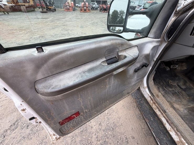 2003-ford-f450-image-26