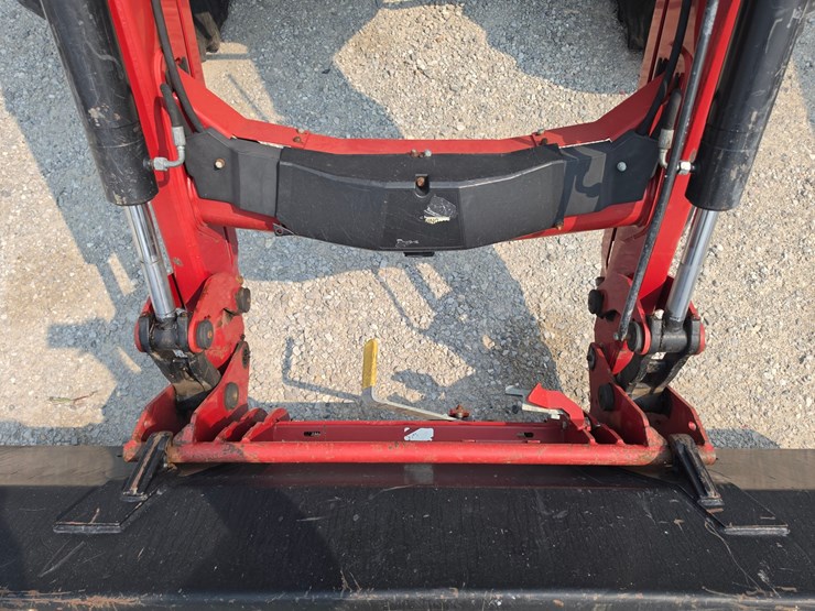 case-ih-farmall-140a-image-5