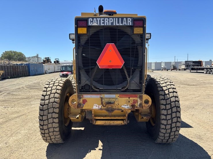 2005-caterpillar-143h-image-8