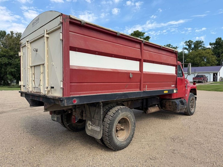 1979-ihc-1700-single-axle-grain-truck,-15’-steel-box-with-622-schwarts-hoist,-steel-floor,-136k-mile-image-7