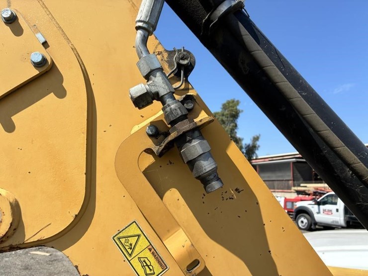 2008-caterpillar-430e-image-17
