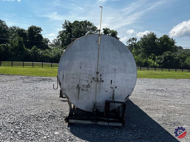 10k-gallon-/-off--road-diesel-fuel-tank-image-4