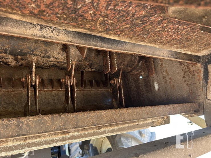 2013-new-holland-cx8080-image-35