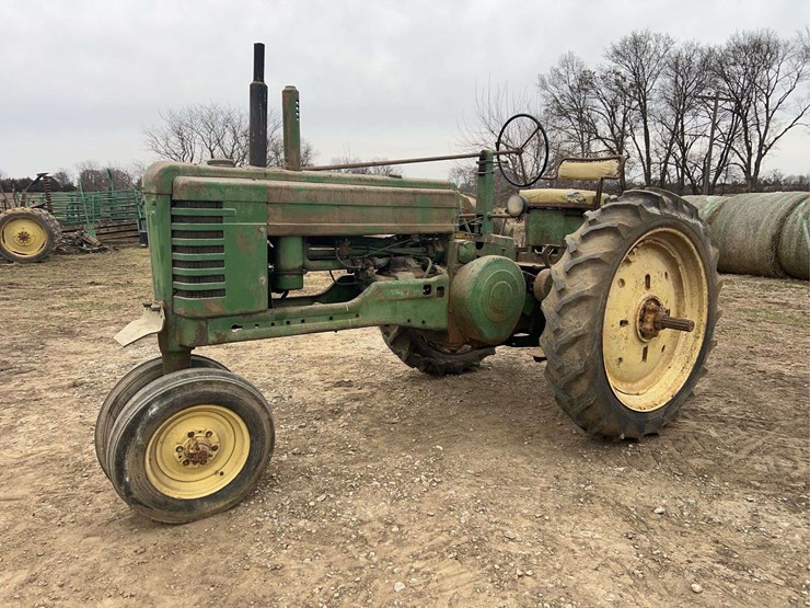 john-deere-model-b-image-1