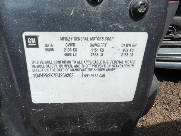 #4682-•-2005-buick-lesabre-(no-title,-for-parts)-image-9