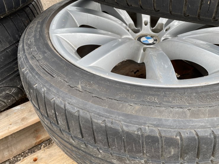 #4561-•-(4)-bmw-5-bolt-rims-with-tires-image-16