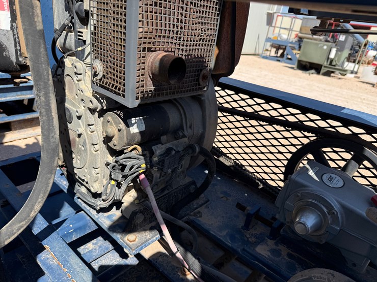 caterpillar-550-image-9
