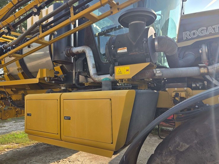 rogator-1074-self-propelled-sprayer,-100'-booms,-currently-winterized,-320/90r50-tires,-rears-with-d-image-9