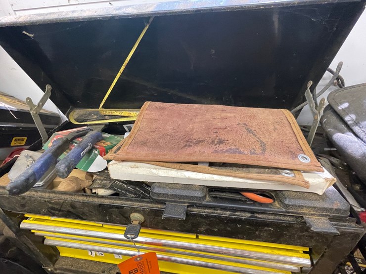 #7110-•-small-tool-box-and-contents-image-3