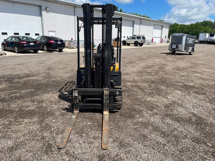 #2407-•-yale-electric-forklift-image-2