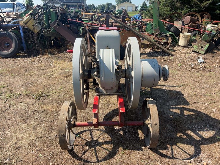 monitor-5-horse-hit-and-miss-engine-with-cart-image-6