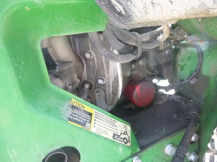 2021-john-deere-60-image-8
